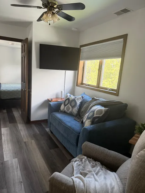 Unit -#6 Cozy 1 bedroom - Image 1