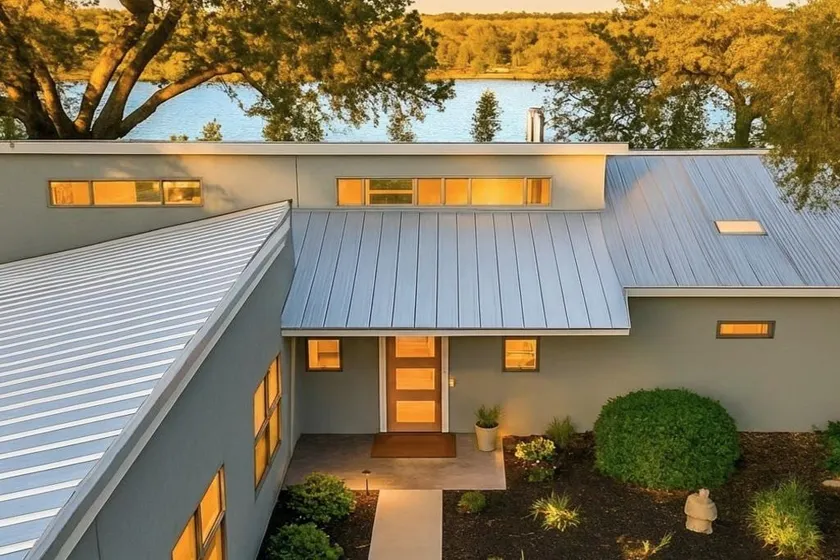 Waterfront Escape | Open Deck + Wide Lake Views - Image 1