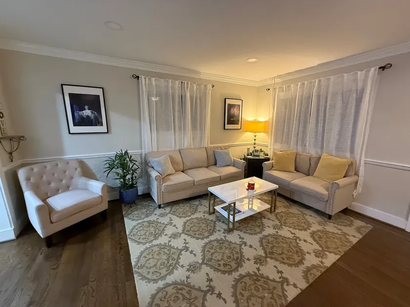 Peaceful family-friendly duplex in Del Ray - Image 1