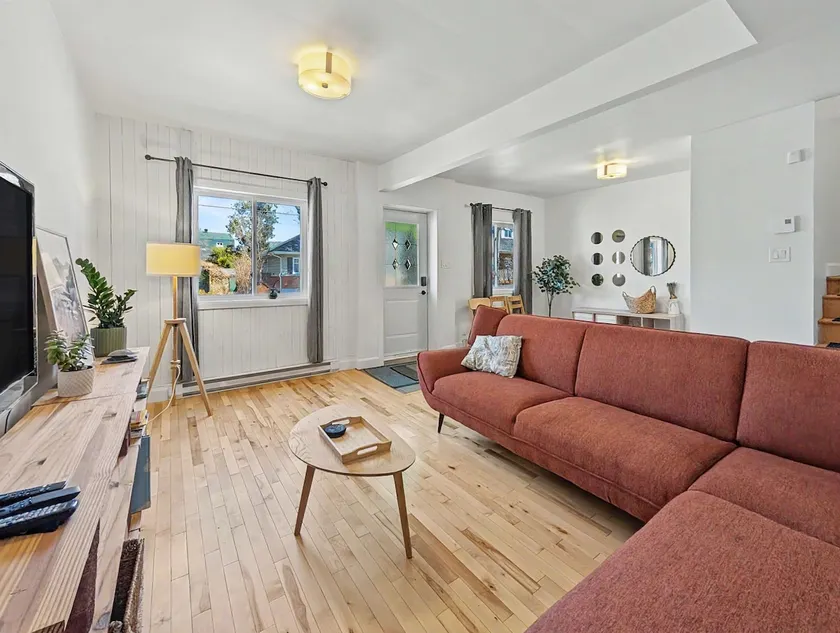 Private Garden Oasis - Quick Access to Downtown - Image 1