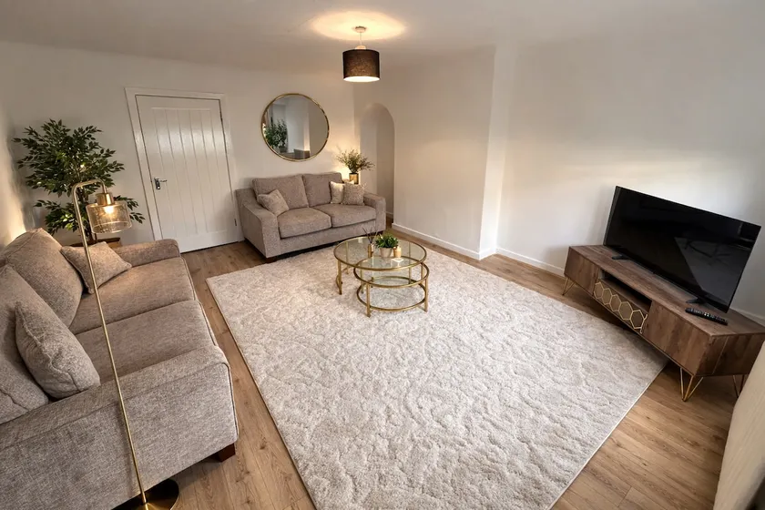 Stylish & Comfortable Shotts Home with Driveway - Image 1