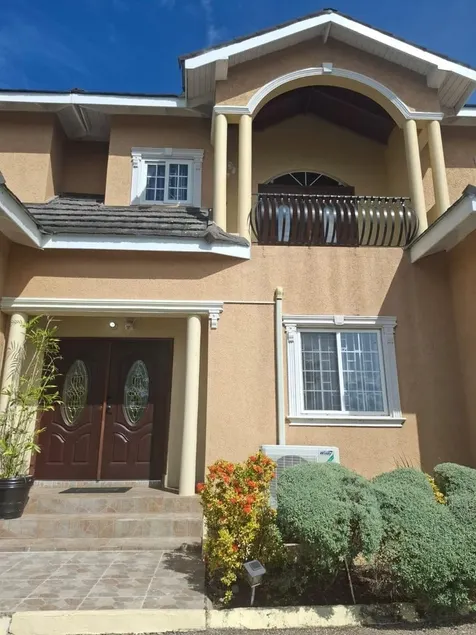 Serene Luxe 3BR Home Family Friendly MoBay Stay - Image 1