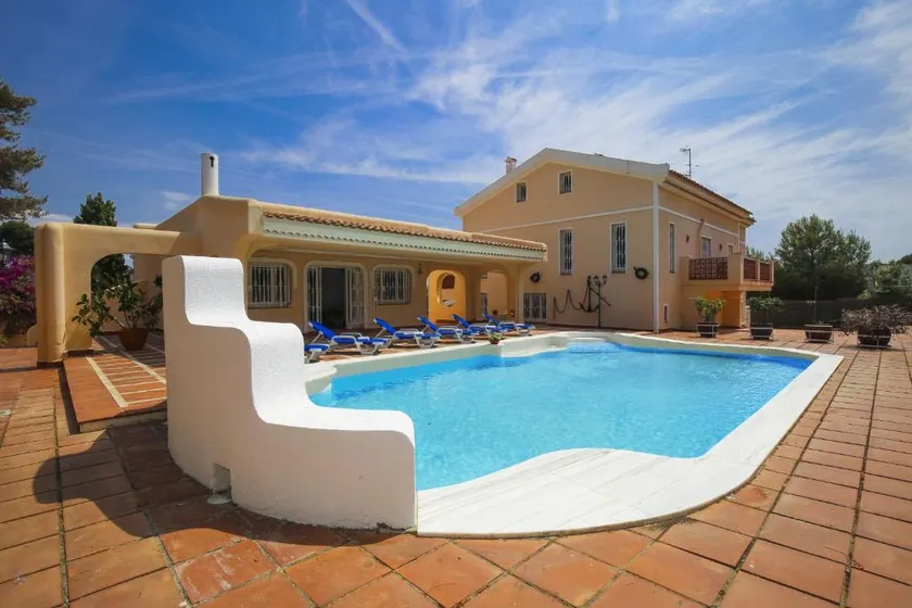 Spacious Private Villa with Pool in Salou - Image 1