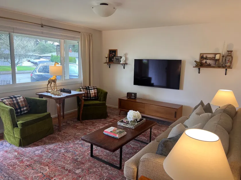 Q's Cottage - Image 1