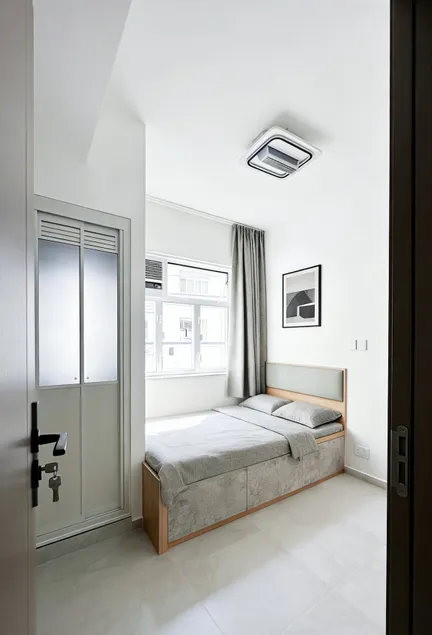 Hong Kong Central, Yau Tsim Mong District, very close to Disney and other areas of Hong Kong, the room is cozy and newly renovated and clean - Image 1