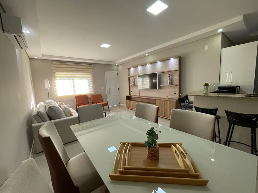 Casa de 2 quartos, moderna, garagem para 2 carros - Image 1