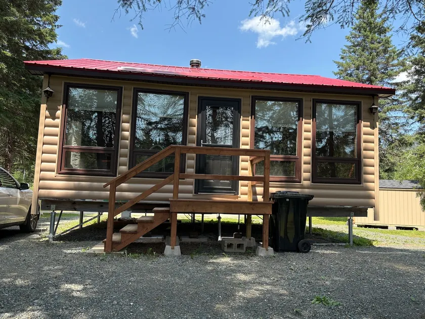 Miramichi Riverfront 2-bedroom cabin - Image 1