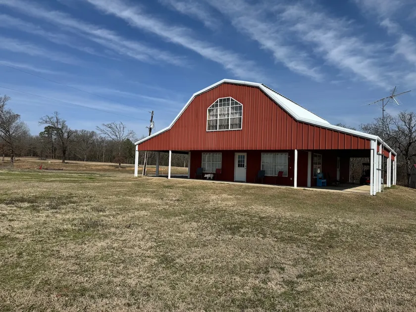Country Farm Getaway! - Image 1