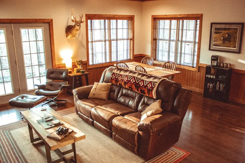 Secluded Shop-House Retreat/Walk to Heritage Park! - Image 1