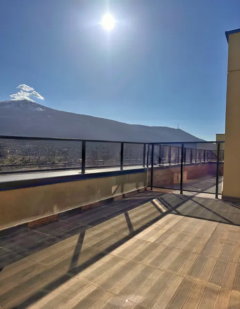 Elegant 2BR Paradise City View Apartment - Image 1