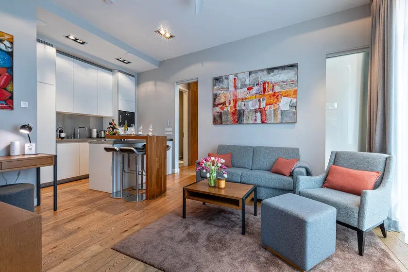 Design-Suite with Garage, Mitte - Image 1