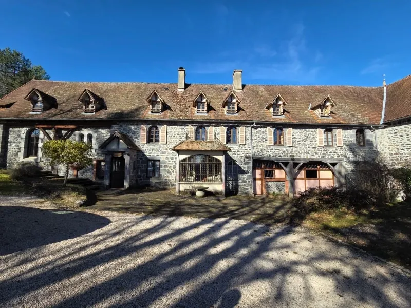 Large, spacious and independent house - Image 1