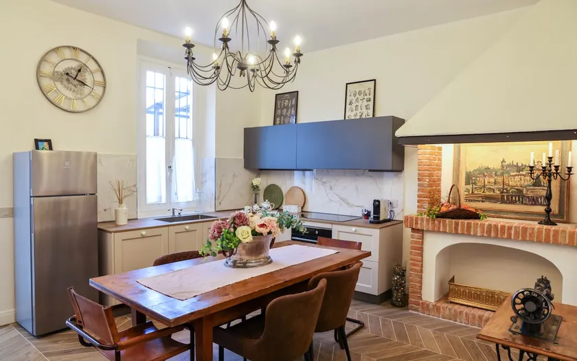 Large group house + breackfast + parking Florence - Image 1