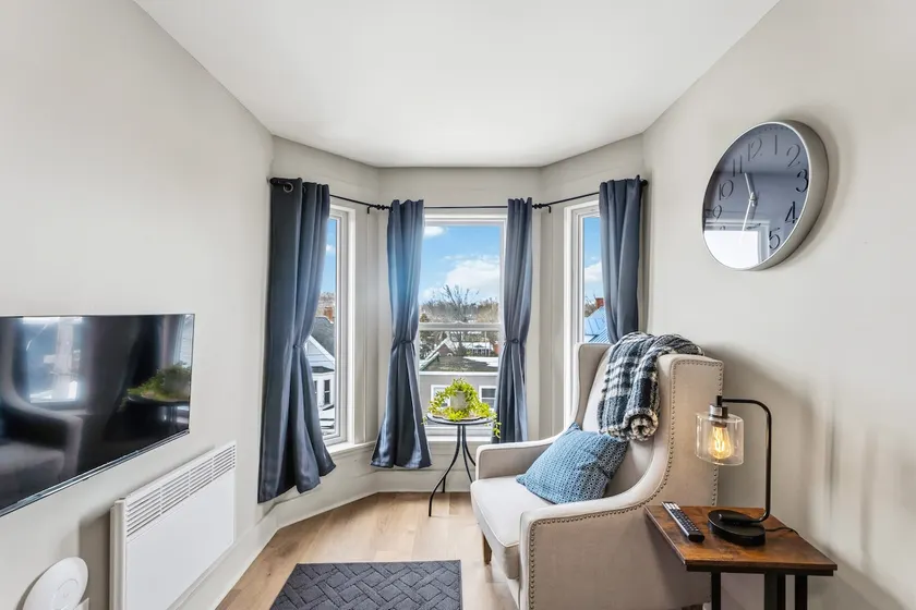 Stylish Windsor Suite Near Wineries & Fundy Coast - Image 1