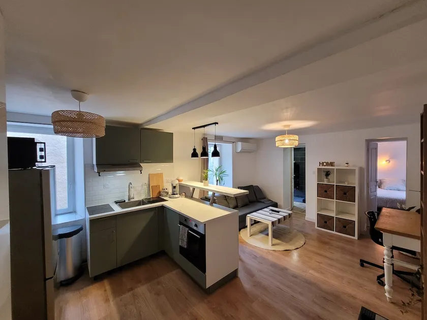 Cozy apartment with parking - Image 1