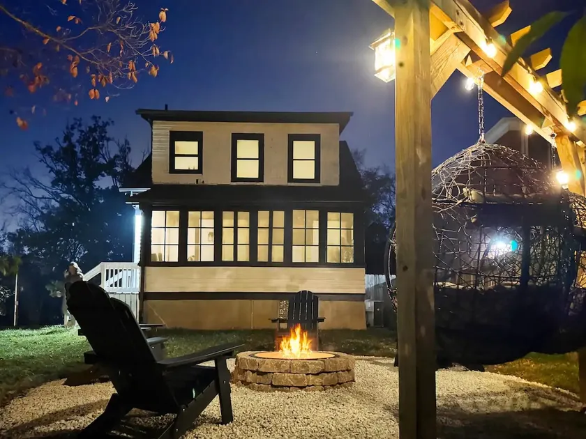 Minutes to Downtown, Firepit - Peace on Plainfield - Image 1