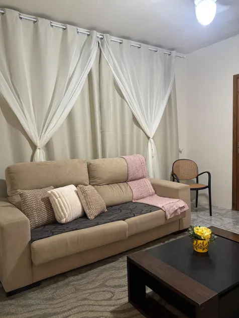 Downtown Apartment with A/C, Wi-Fi, and Breakfast - Image 1