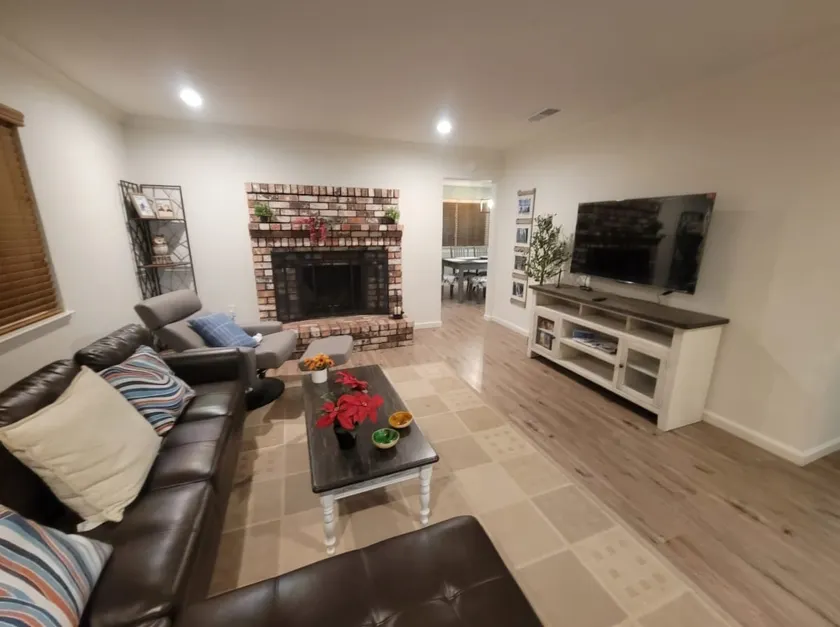 A Fine Modest Home - Image 1