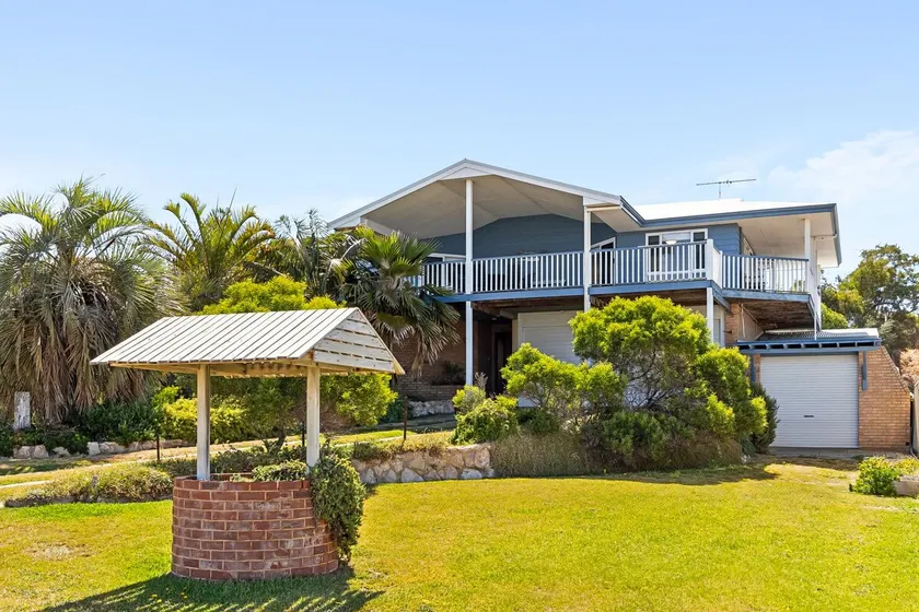 Large Pet-Friendly Falcon Bayview Beach House with Ocean Views - Image 1