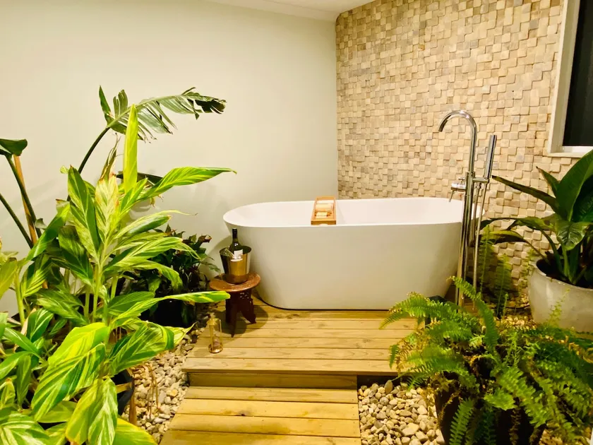 2.5 bedrooms granny flat（outdoor renovating) - Image 1