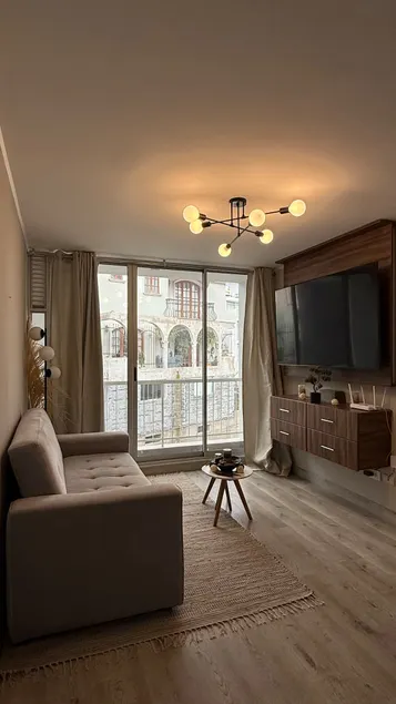 Exclusive Luxury Apartment, Private Garage & Gym - Image 1