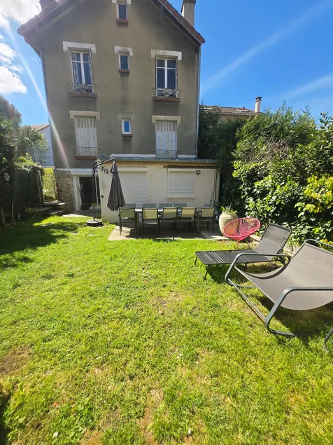 Apartment with private garden at 5 min to station and Paris 15 min - Image 1