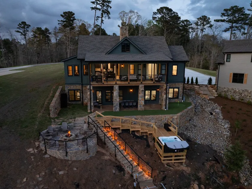 Lake Acess! Views! Boat Dock! Hot Tub! Gameroom! - Image 1
