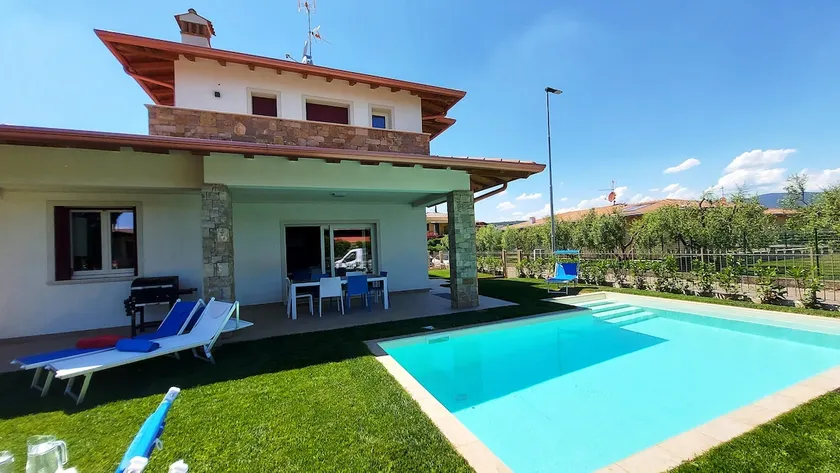 Villa Laura, with private heated pool and garden - Image 1