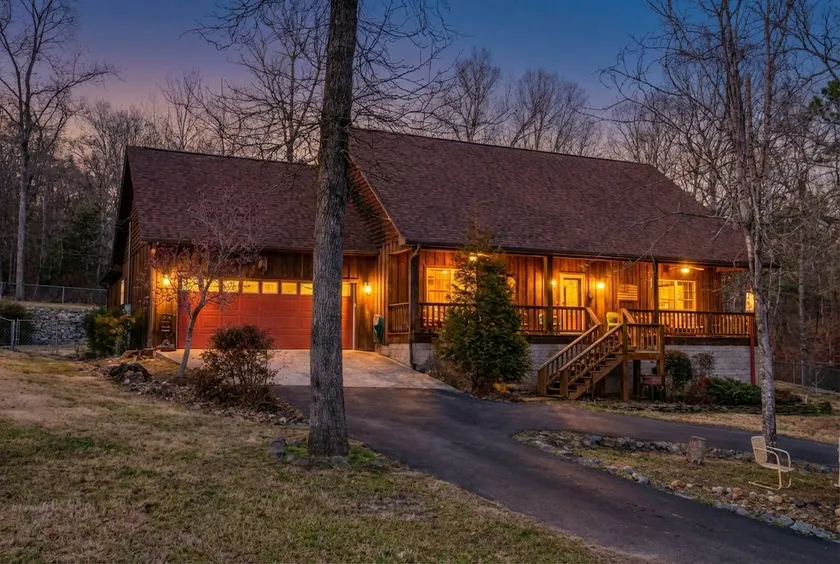 Dog Friendly Vintage Lake Cabin w/ Hot Tub & Kayak - Image 1