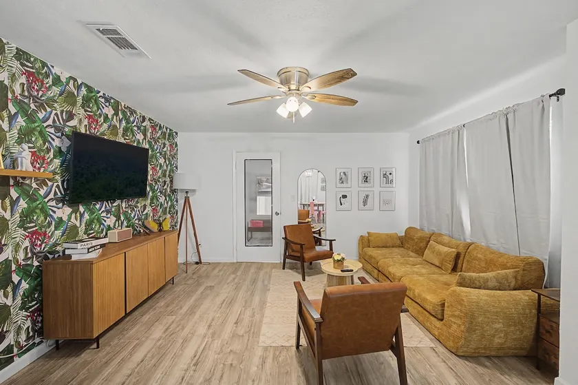 Family Cottage/ Pensacola Beach/ Blue Angels Views - Image 1