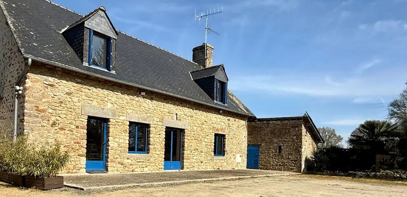 Cozy gîte for 6 people – near Évron – Bicycle rental – Swimming pool - Image 1