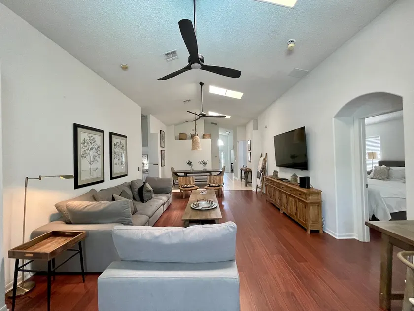Elegant Orlando Home: Pool, Spa & Theme Parks - Image 1