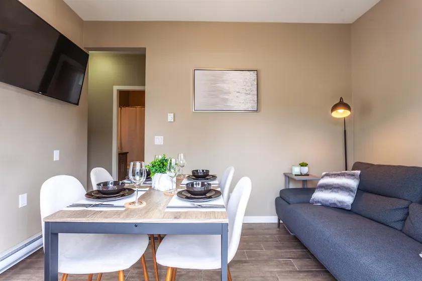 Charming Downtown 2-Bed, 2-Bath Carriage House - Image 1