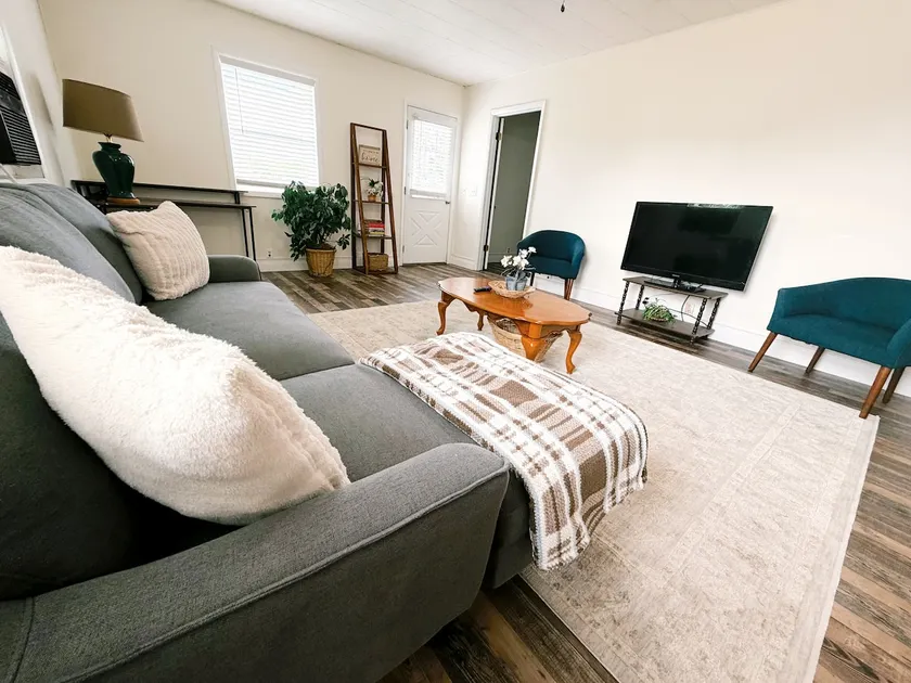 The Main Suite - Image 1