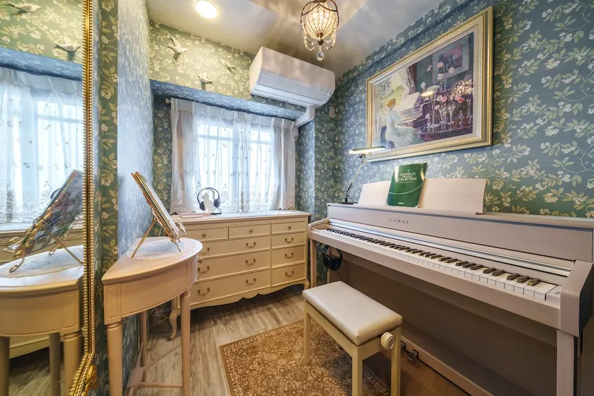 Melody Stay Hamamatsu / High-end KAWAI CA701 Piano - Image 1