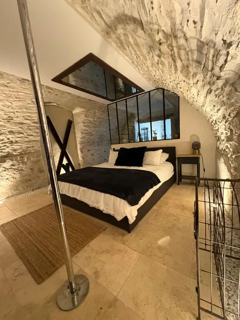 Love Room - Image 1