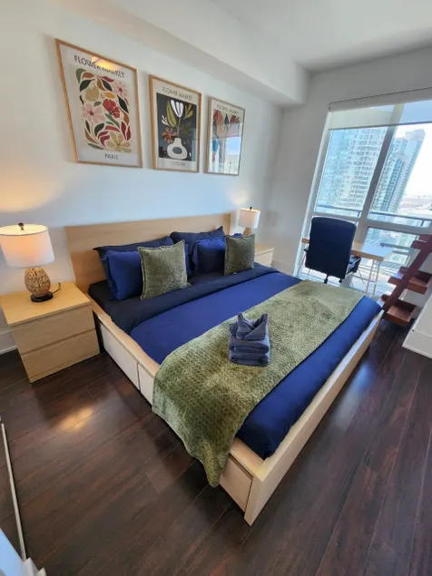 King bed condo with trundle bed for 4 - Image 1