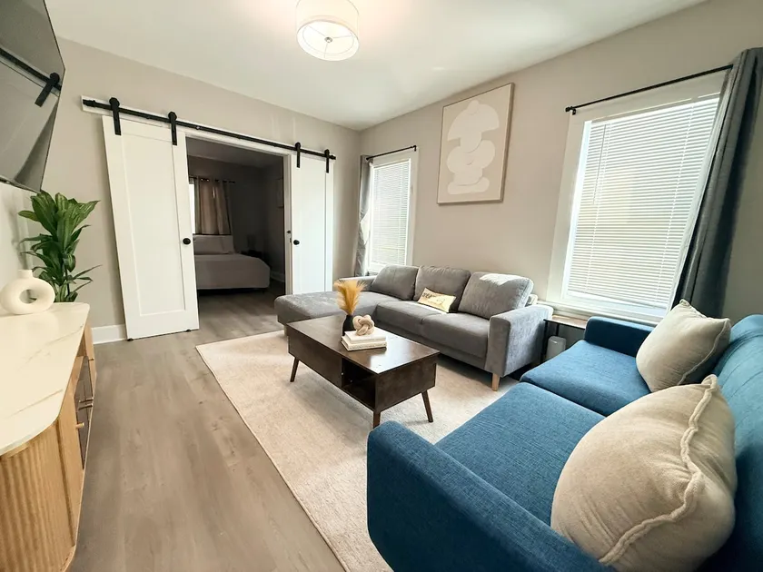 Spacious 3BR| Near NYC + Major Attractions - Image 1