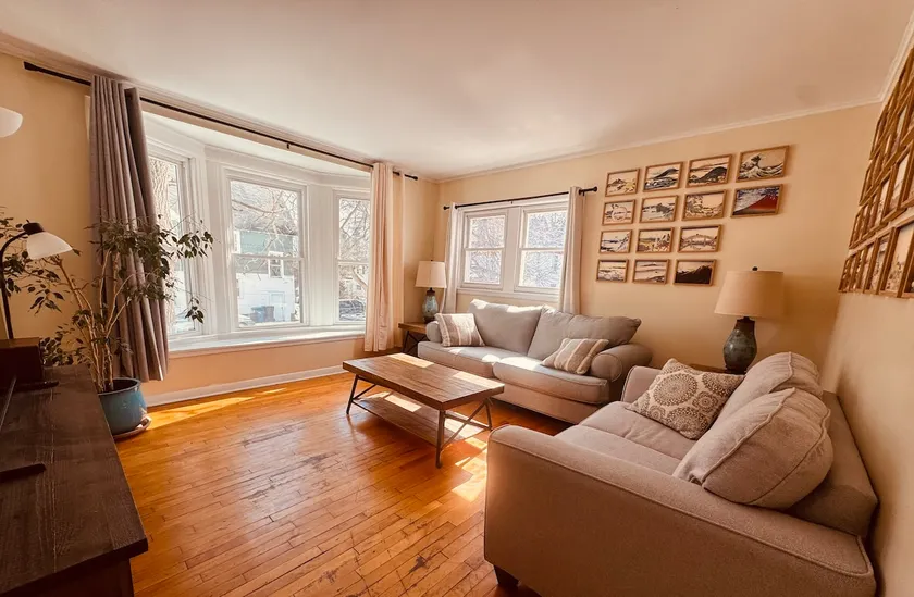 Hokusai 1BR flat in Syracuse Elmwood/Strathmore. - Image 1