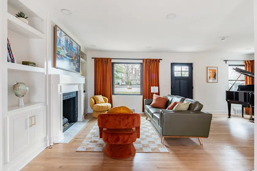 Modern Farmhouse 4BR, Fenced Yard, Pet Friendly - Image 1