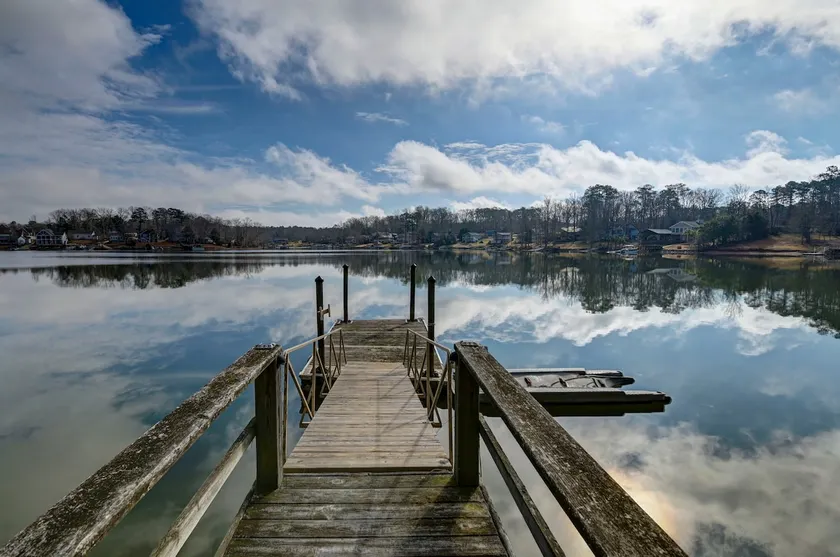 Lakefront Retreat-Sunset Views - Image 1