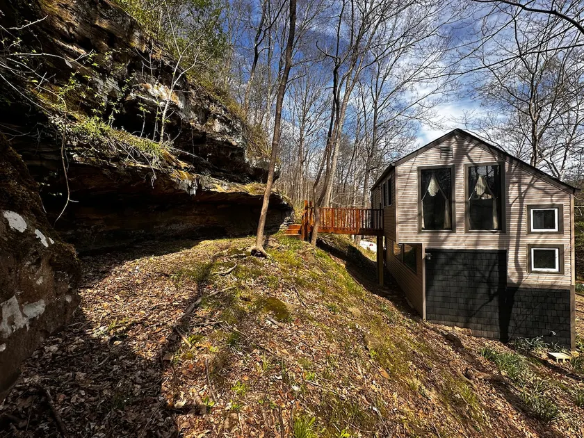 Walk to Makanda Boardwalk • .8 miles to Giant City - Image 1