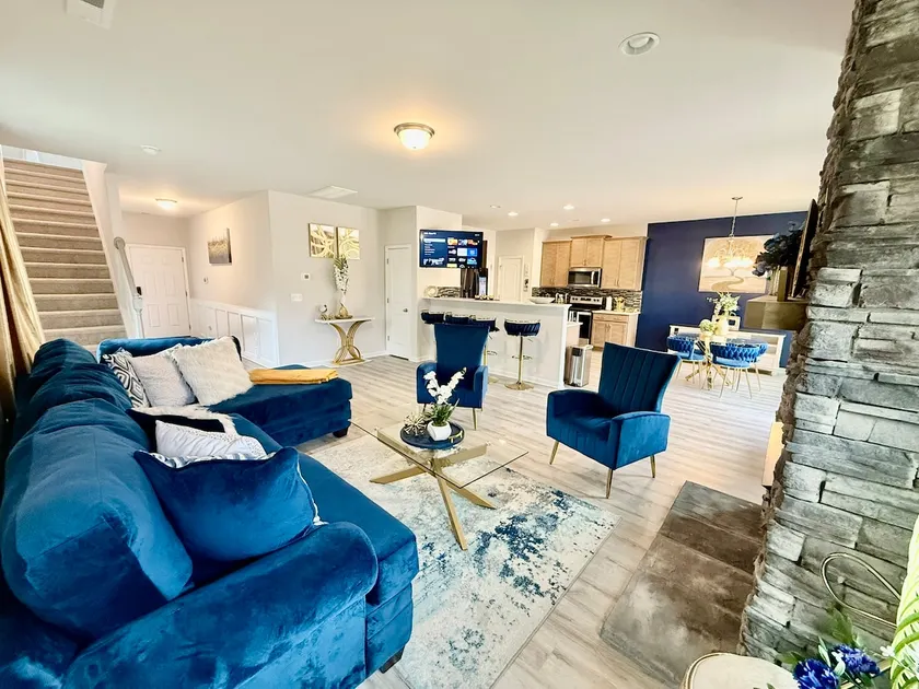 Relaxing, Stylish, & Spacious 3 Bdrm, Greensboro - Image 1