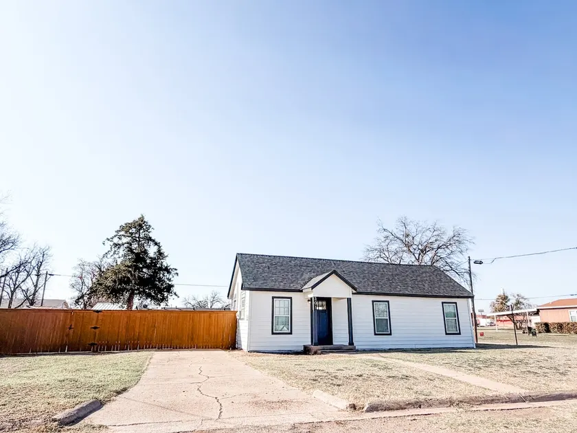 Country Cottage - Fully Remodeled - Image 1