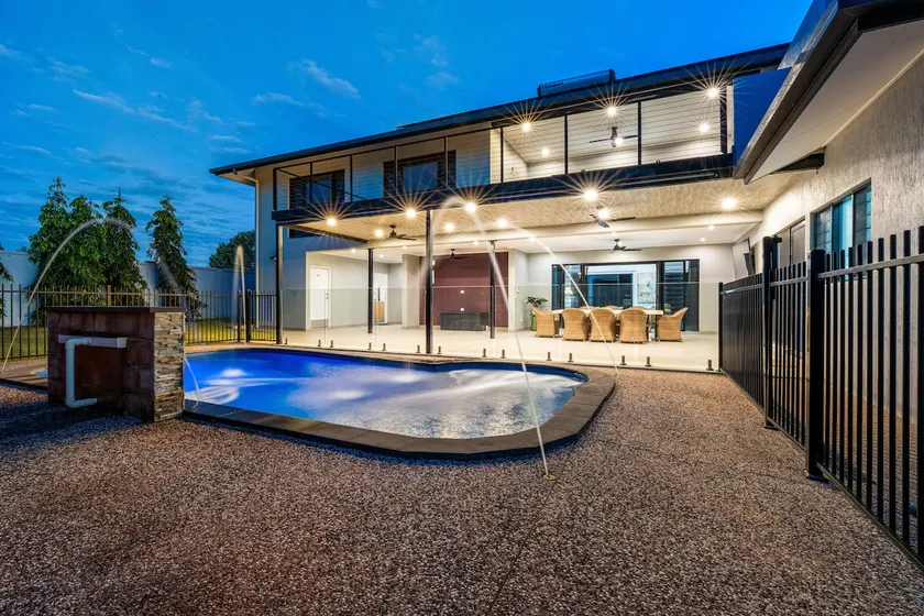 Familienfreundliche tolle Wohnung mit Pool und Garten - Image 1