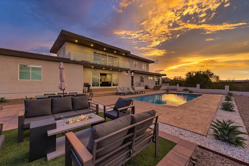 Blue Ridge Estate Stunning Views Heated Pool - Image 1
