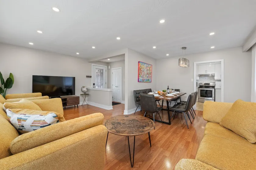 King beds 10 min to airport 20 min to downtown - Image 1
