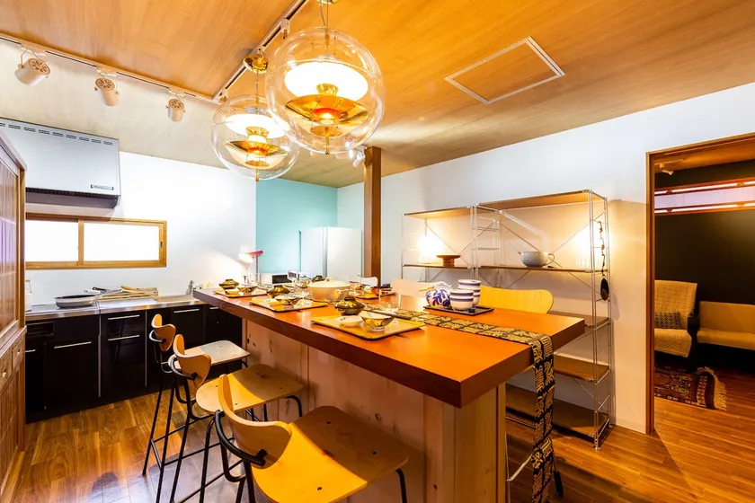 Up to 14 guests / 130㎡ / 4 BR / Parking for 2 cars - Image 1
