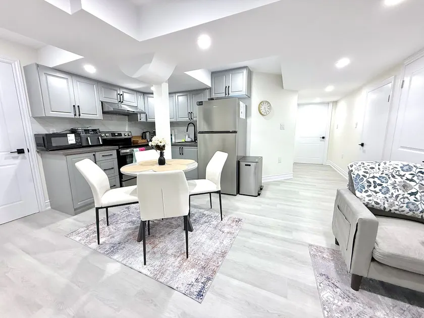 Modern 2BR Private Suite • Self Check-in • Parking - Image 1