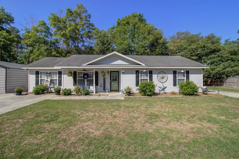 Margie & Hank's 4BR | Fenced Yard | Pet Friendly - Image 1